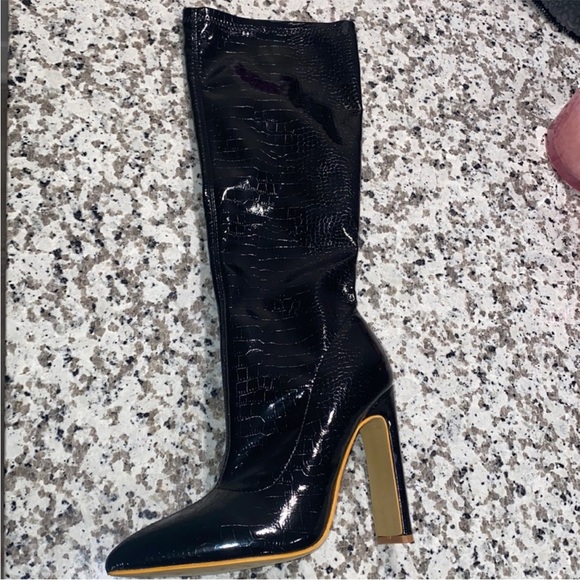 Women’s black crock tall heeled boots - Picture 2 of 4